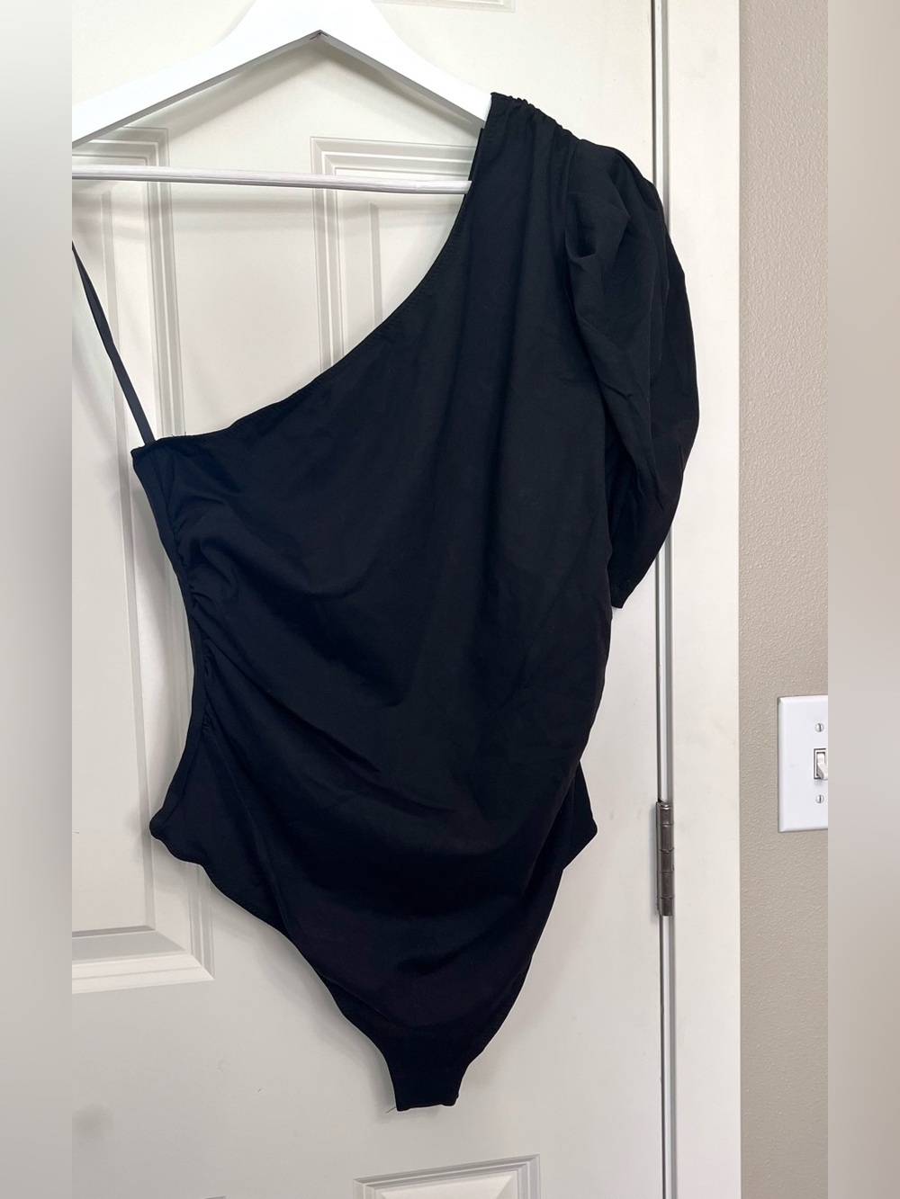 Free People Intimately Somethin' Bout You One
Shoulder Thong Bodysuit NWT